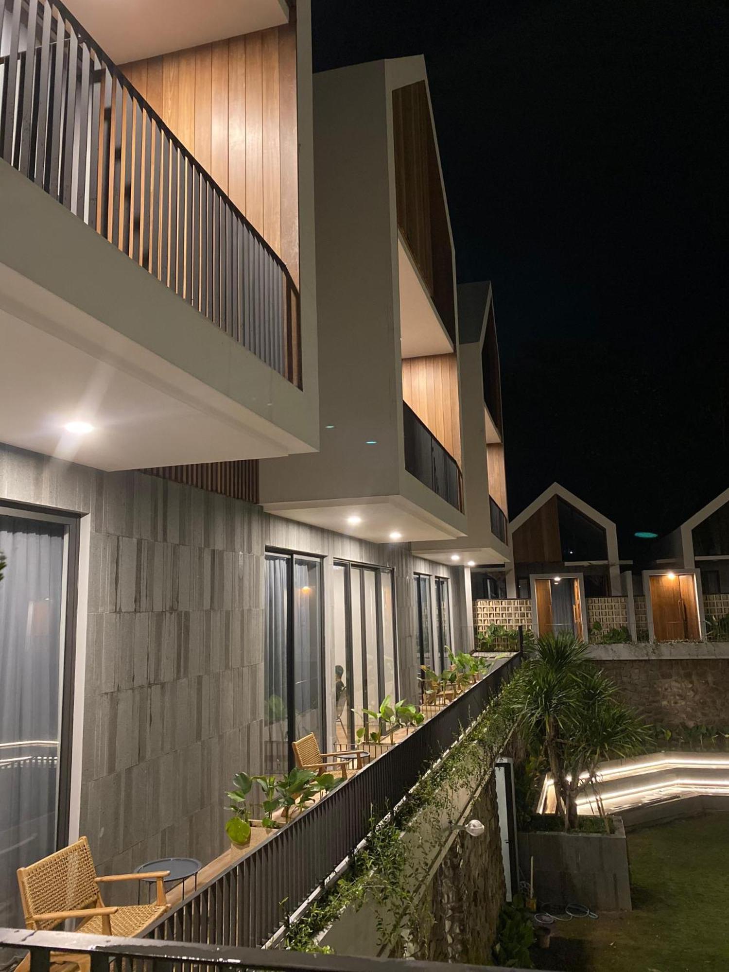 Facade Hotel By Azana Tawangmangu Exterior foto
