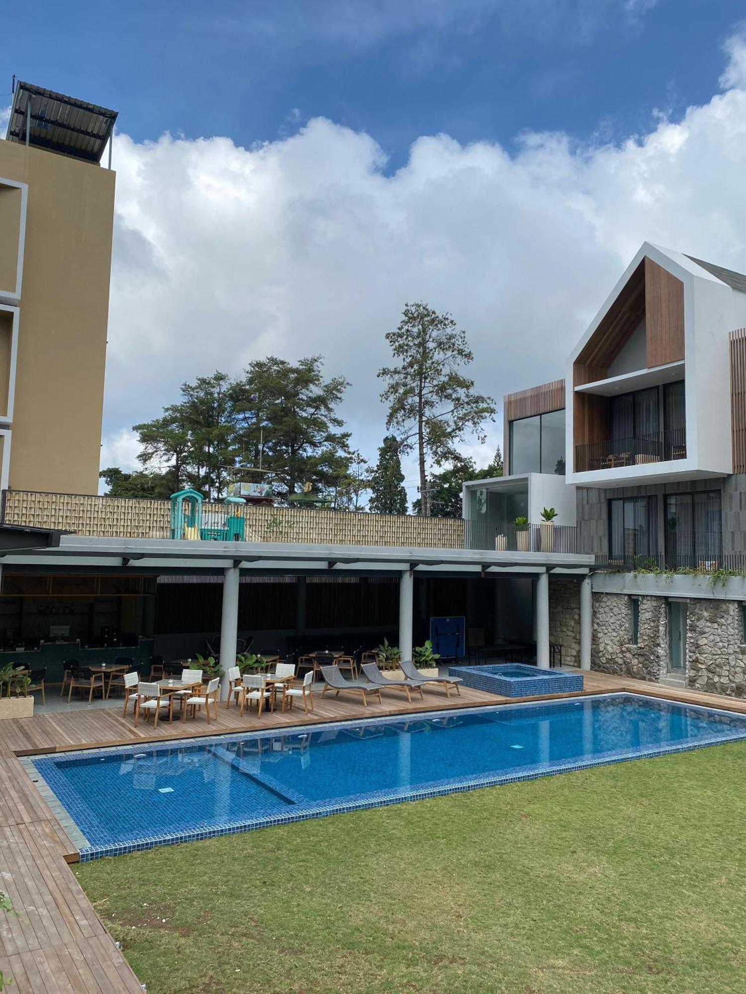 Facade Hotel By Azana Tawangmangu Exterior foto